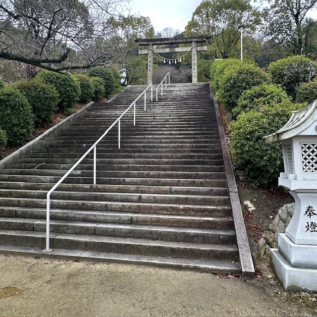 塩竃神社の上がり口の階段